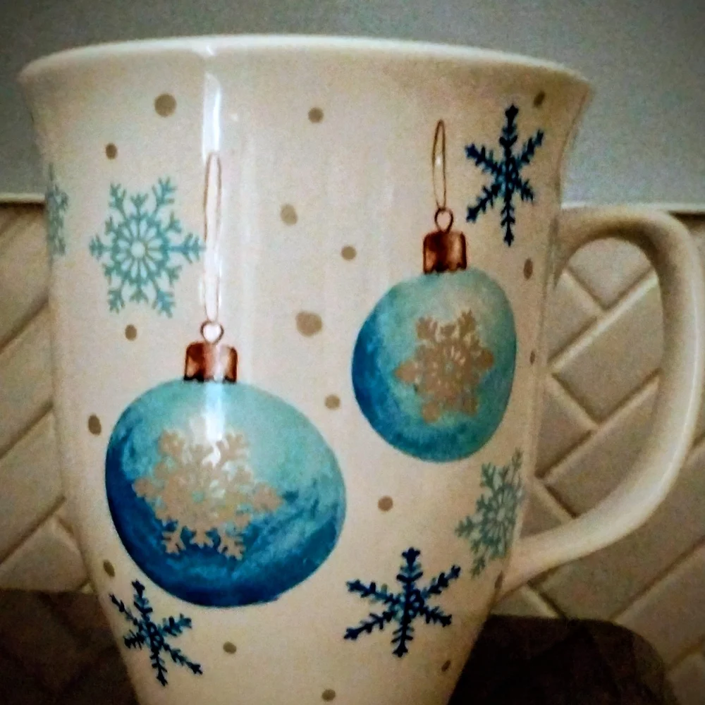 Holly Hill Festive Snowflake Ornament Mug - Picture 1 of 5